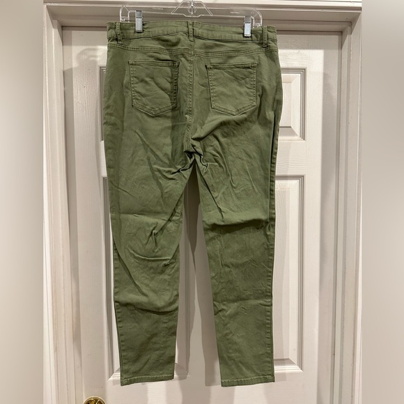 Crown&Ivy skinny jeans size 10 - Picture 2 of 3